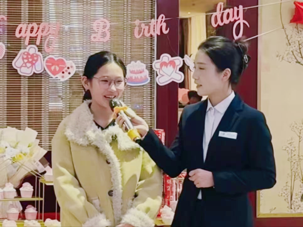 人生第一次，主持夢(mèng)的初次綻放